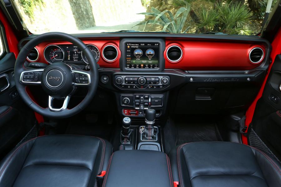 Торпедо Jeep Wrangler Unlimited Rubicon (JL) 2018 года  (EU) (фото 22 из 46)